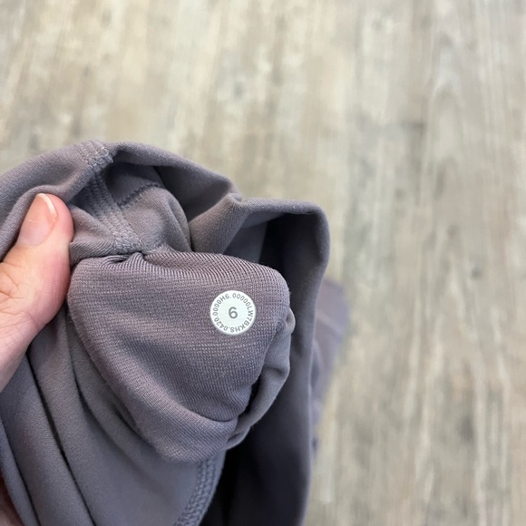 Lululemon Align High-Rise 10” Bike Shorts, size 6, great condition! - Picture 4 of 5